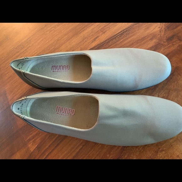 Munro Slip-ons - Picture 4 of 5